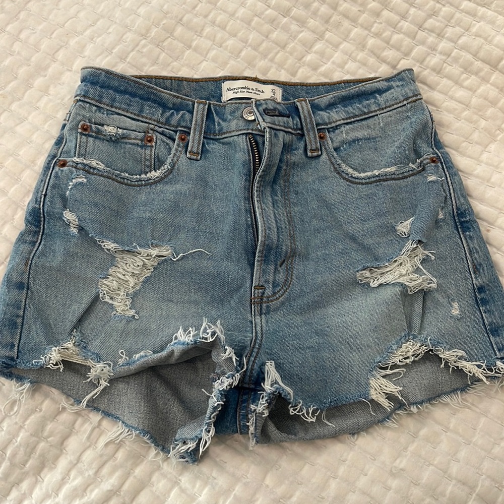 Abercrombie high rise curve love mom shorts